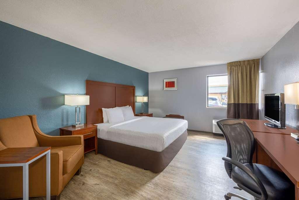 Travelodge By Wyndham Brooklyn Center Habitación foto